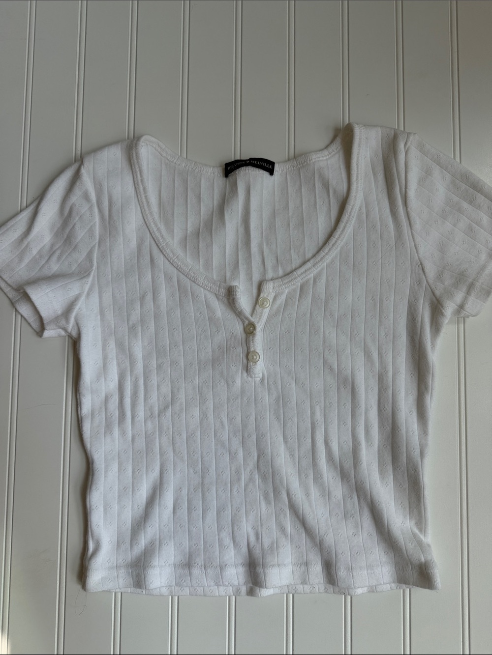 (337)Brandy Melville White Ribbed Scoop Henley Crop Top